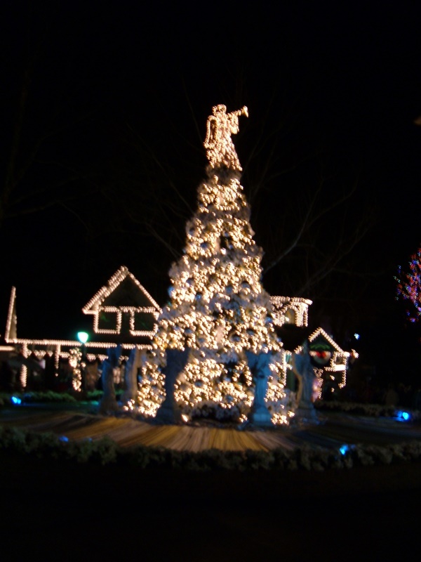 Dollywood Christmas in the Smokies Great Smoky Mountains Guide